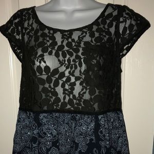 DESIGNED BY FREE PEOPLE!!! Fabulous Cond Lace ShortSleeve Top.